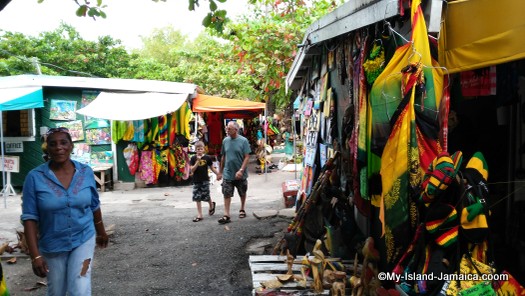 jamaican_craft_market_tourist