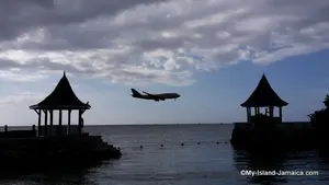 How to travel to Jamaica? Being an island in the middle of the Caribbean, there aren’t many options to get here; it is either by air or sea.