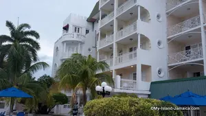 Forget the rest, here's how to get a cherry list of the best hotels in Jamaica.