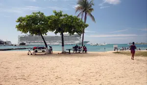 The vast sand arch of Ocho Rios Bay Beach, also known as "Turtle Beach," is the biggest and most well-known public beach in Ocho Rios.
