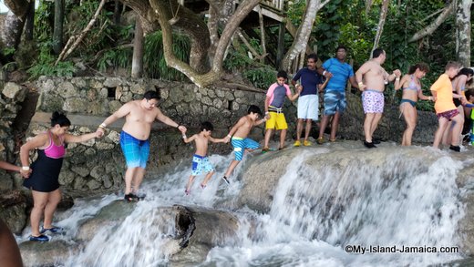 dunns_river_falls_climbing