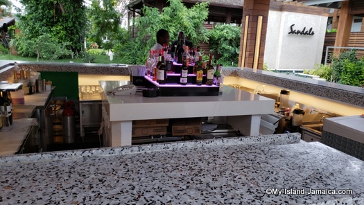 Sandals_MontegoBay_bar2