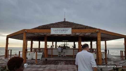 Sandals_MontegoBay_lattitude_bar