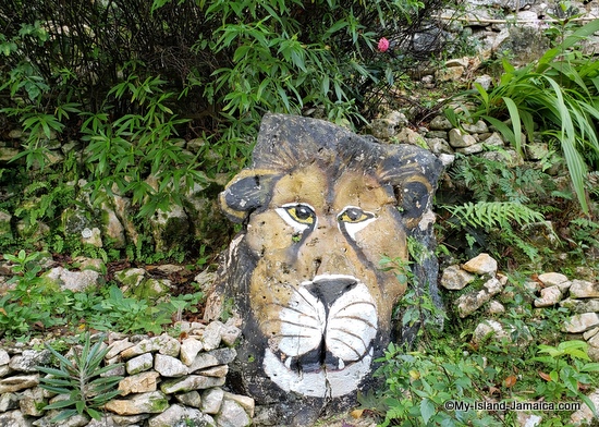 art_gallery_lion_face