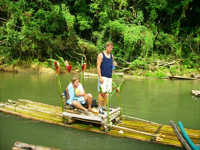 barrett_adventures.html ? Image barrett_adventures_mountain_valley_rafting