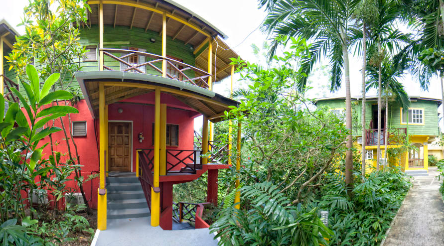 Bay View Eco Resort is a tropical paradise in Portland that manages to create beautiful memories for its guests while still practising sustainability.