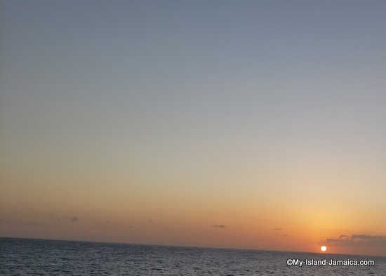 beautiful_sunset_at_ricks_cafe