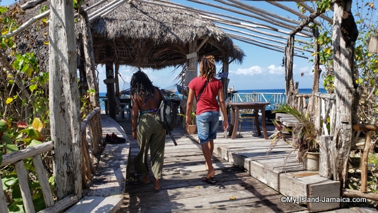 calico_jacks_pirate_shack_negril_moving_in