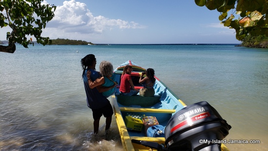calico_jacks_pirate_shack_negrilhalf_moon_bay_beach_boat