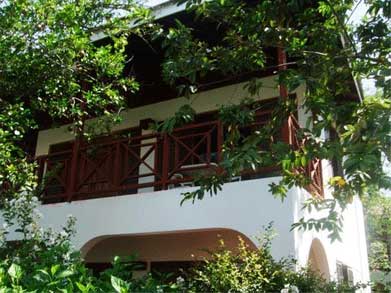 catcha_falling_star_gardens_villa