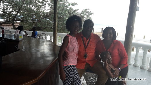 cheap_hotels_in_montego_bay_sea_gardens_resort_fayle_jamaican_family_photo