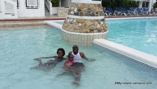 cheap_hotels_in_montego_bay_wellesley_and_girls_in_pool