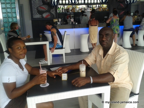 Chill Out Bar And Grill At Riu Palace