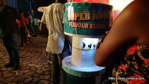 christmas_tree_lighting_juice_machine