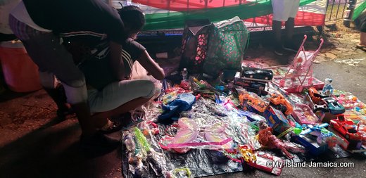 christmas_tree_lighting_toys_on_sold