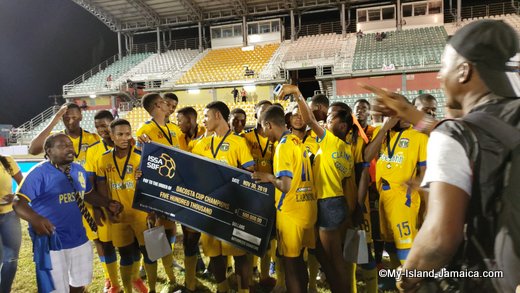 clarendon_college_wins_dacosta_cup_2019_pose_photo