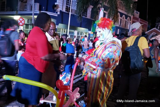 clown_at_christmas_tree_lighting_montego_bay