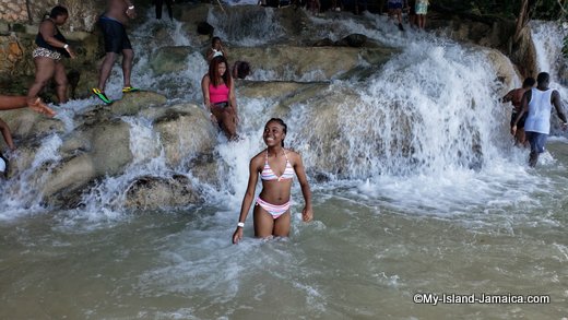dunns_river_falls_family_karena