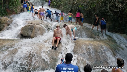 dunns_river_falls_guest_posing