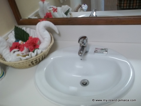 fdr_resort_in_jamaica_bathrooms