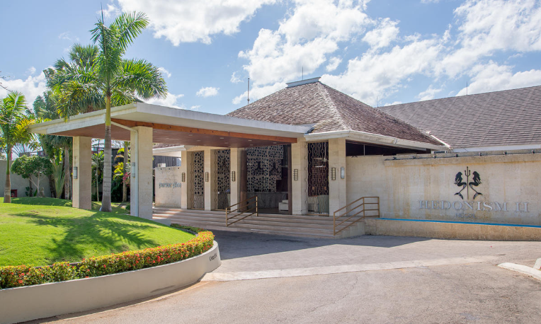 Nudist beaches offer their lovers freedom and tranquillity and the few Jamaica nude beaches are no different.