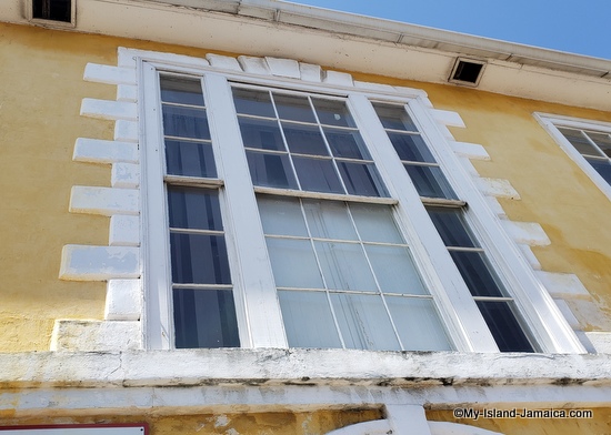 historic_falmouth_jamaica_georgian_windows