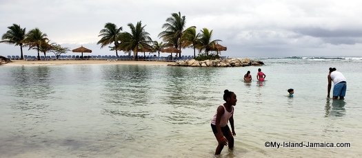 holiday_inn_montego_bay_aliana_beach