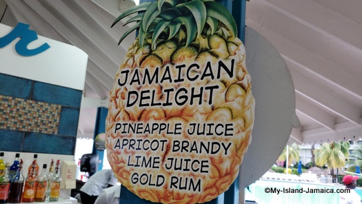 holiday_inn_montego_bay_bar_drink