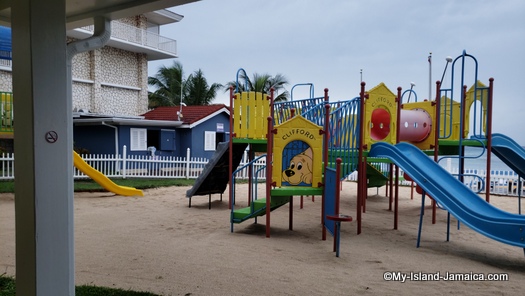 holiday_inn_montego_bay_kids_area