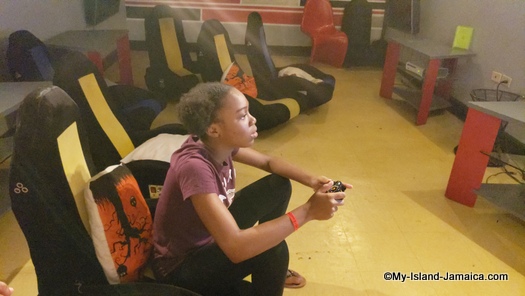 holiday_inn_montego_bay_leah_ingames_room