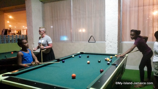 holiday_inn_montego_bay_pool