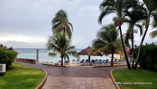holiday_inn_resort_montego_bay_beach_view2