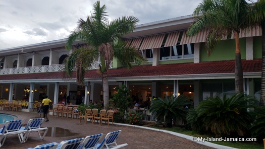 holiday_inn_resort_montego_bay_hotel_rooms