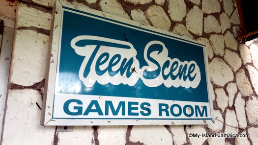holiday_inn_resort_montego_bay_teen_games_room