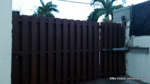 how_much_to_build_a_house_in_jamaica_wooden_gates