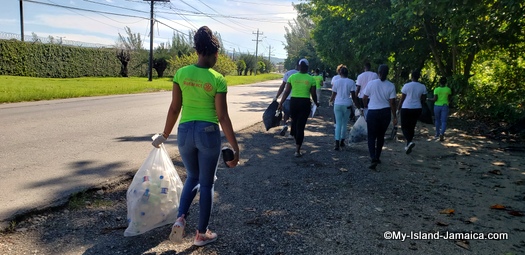 international_coastal_cleanup_day_jamaica_rotaract_walking