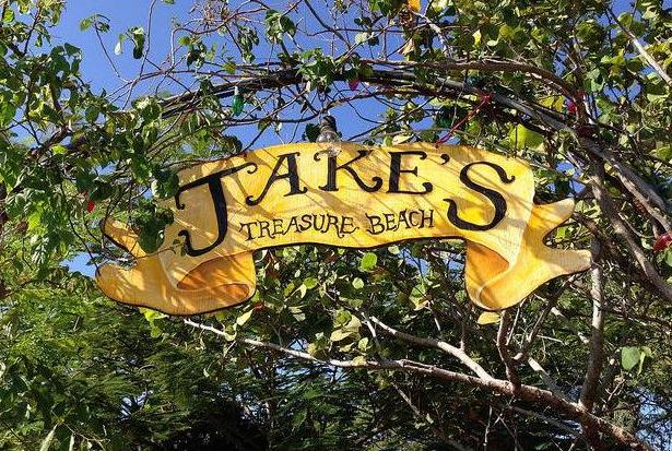 The beautiful and unique Jakes Jamaica Hotel, Villas & Spa in Treasure Beach offers you the ultimate experience for you Jamaica vacation. Here's why we say so.