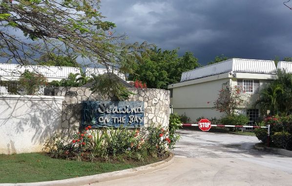 Montego Bay Apartments | Perfect Location For Business & Pleasure