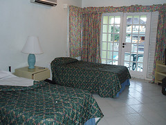 jamaica_hotel_bed