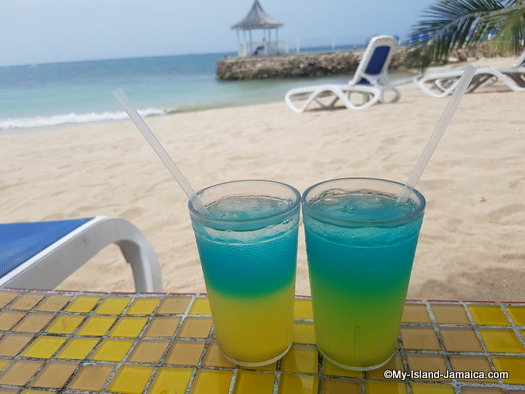 jamaica_vacation_wellesley_anniversary_2018_carletta_special_bar_drink_decameron