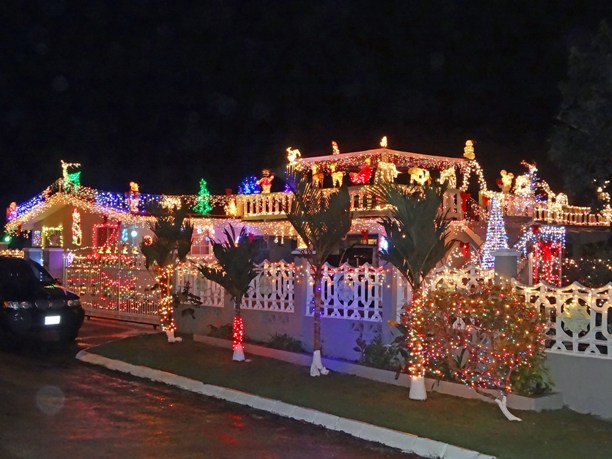 What are typical Christmas decorations in Jamaica?