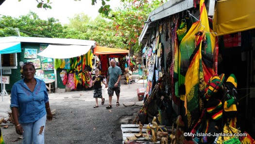 jamaican_craft_market_tourist