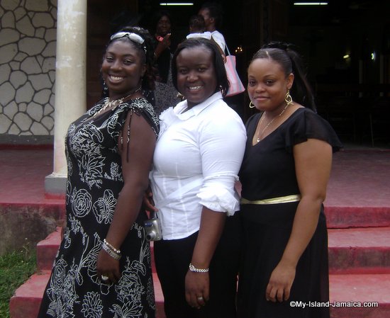 tamar, nateisha and taneisha at funeral at new irwin in st. james