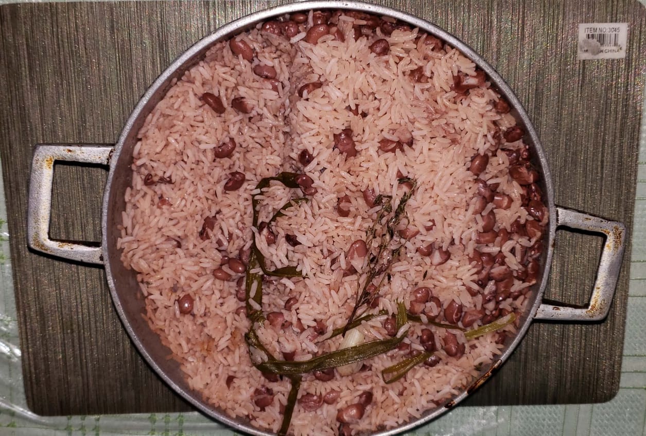 jamaican_rice_and_peas_cooked_on_stove