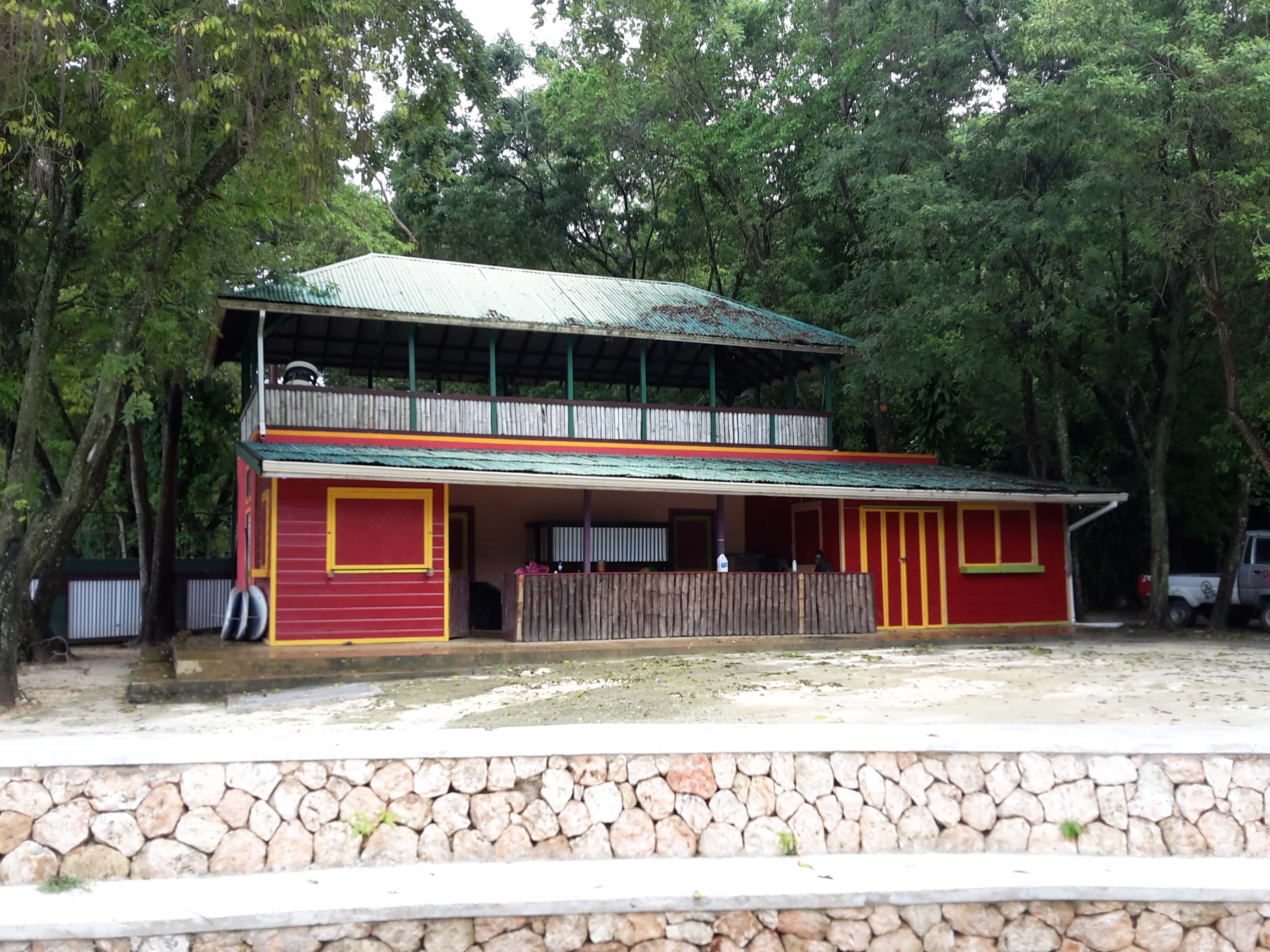 james_bond_beach_office2