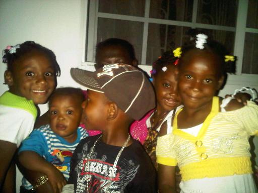 kids_smilling_jamaica_christmas_2011