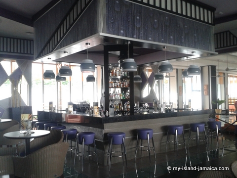 lobby_bar_at_rui_palace_jamiaca