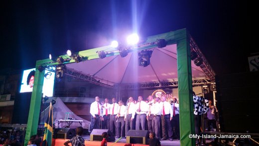 men_of_valor_2019_Christmas_tree_lighting_performance