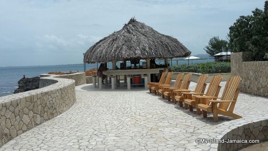 negril_jamaica_resorts_the_spa_retreat_hotel_beach_side_bar