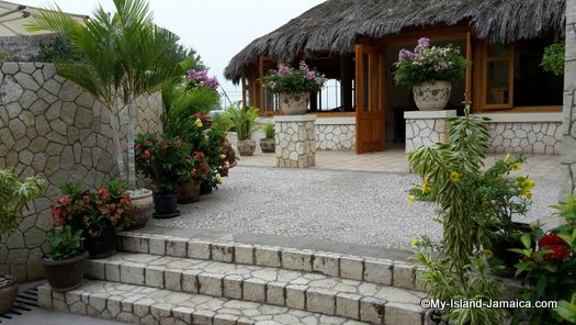 negril_jamaica_resorts_the_spa_retreat_hotel_entrance